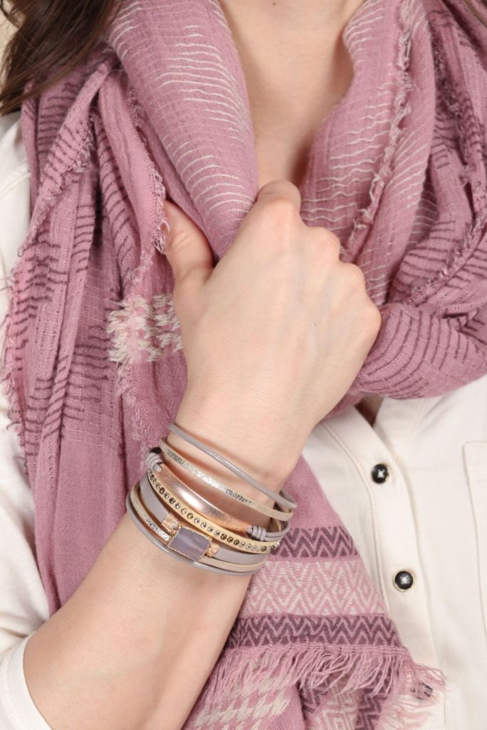 bracelets saachi